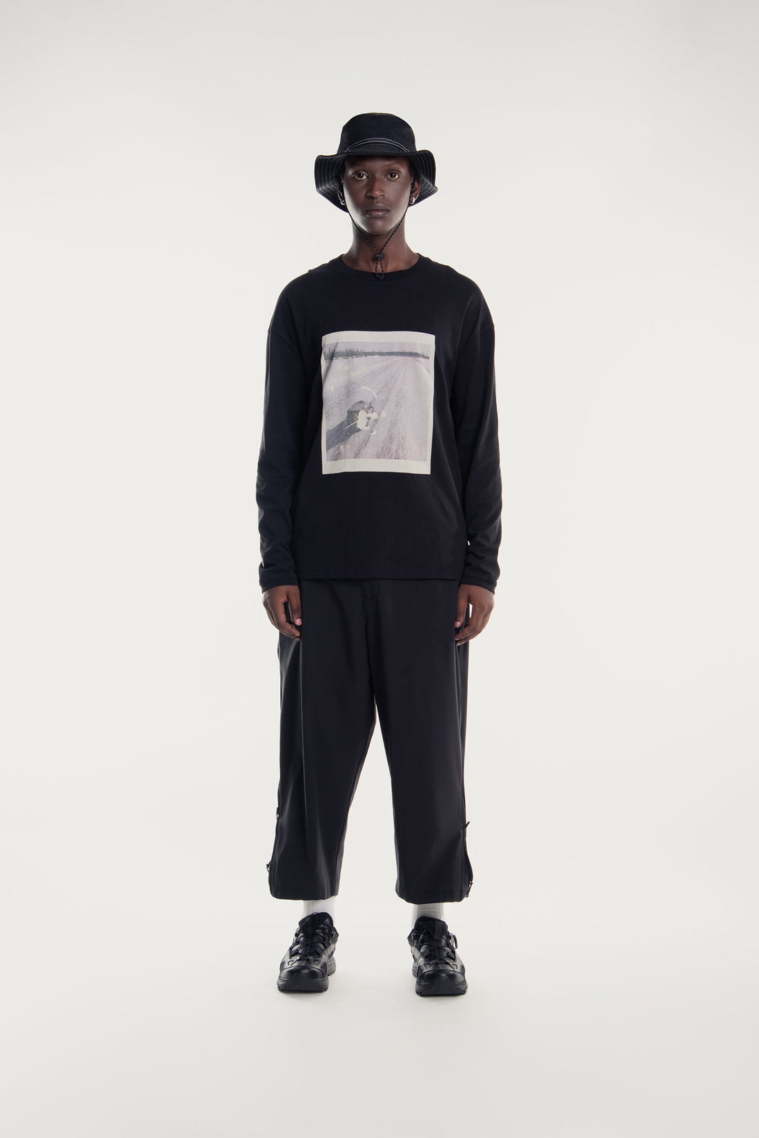 UNISEX POLAROID GRAPHIC LS TEE