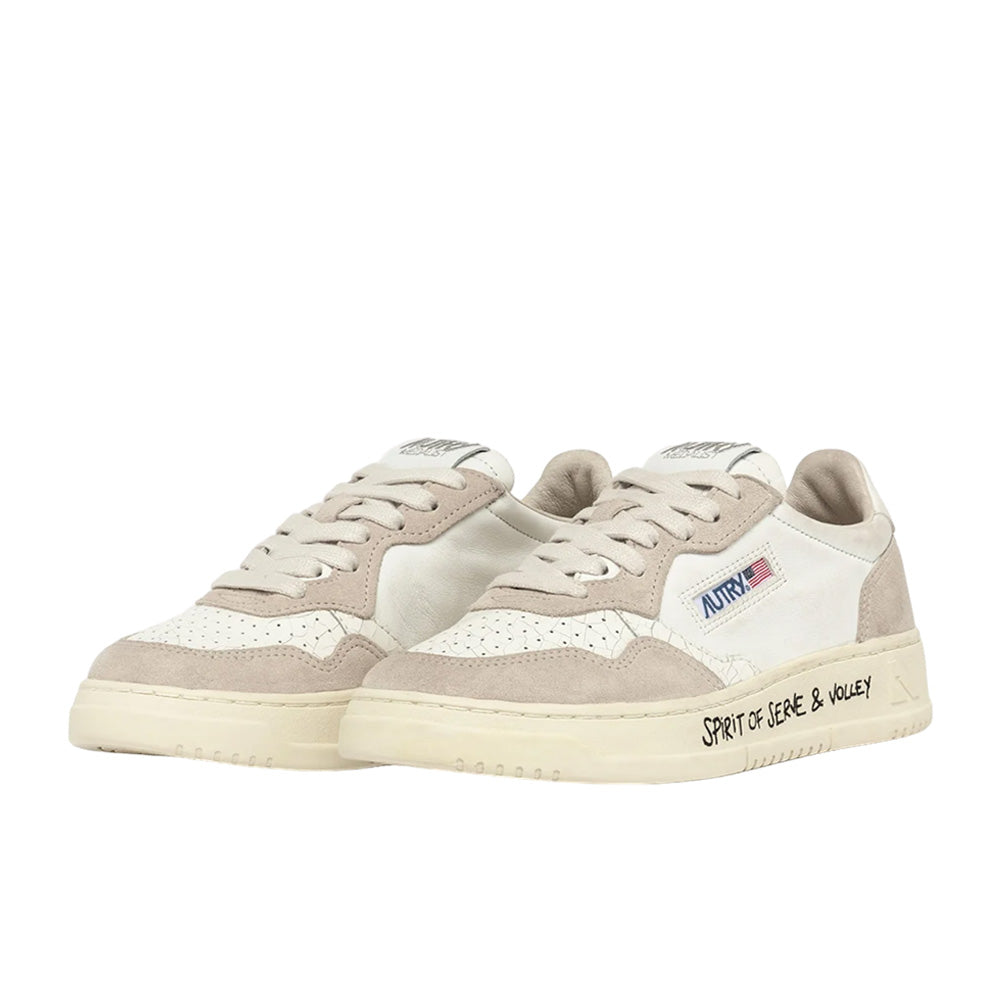 AUTRY UNISEX MEDALIST LOW SNEAKERS IN WHITE LEATHER AND BEIGE SUEDE