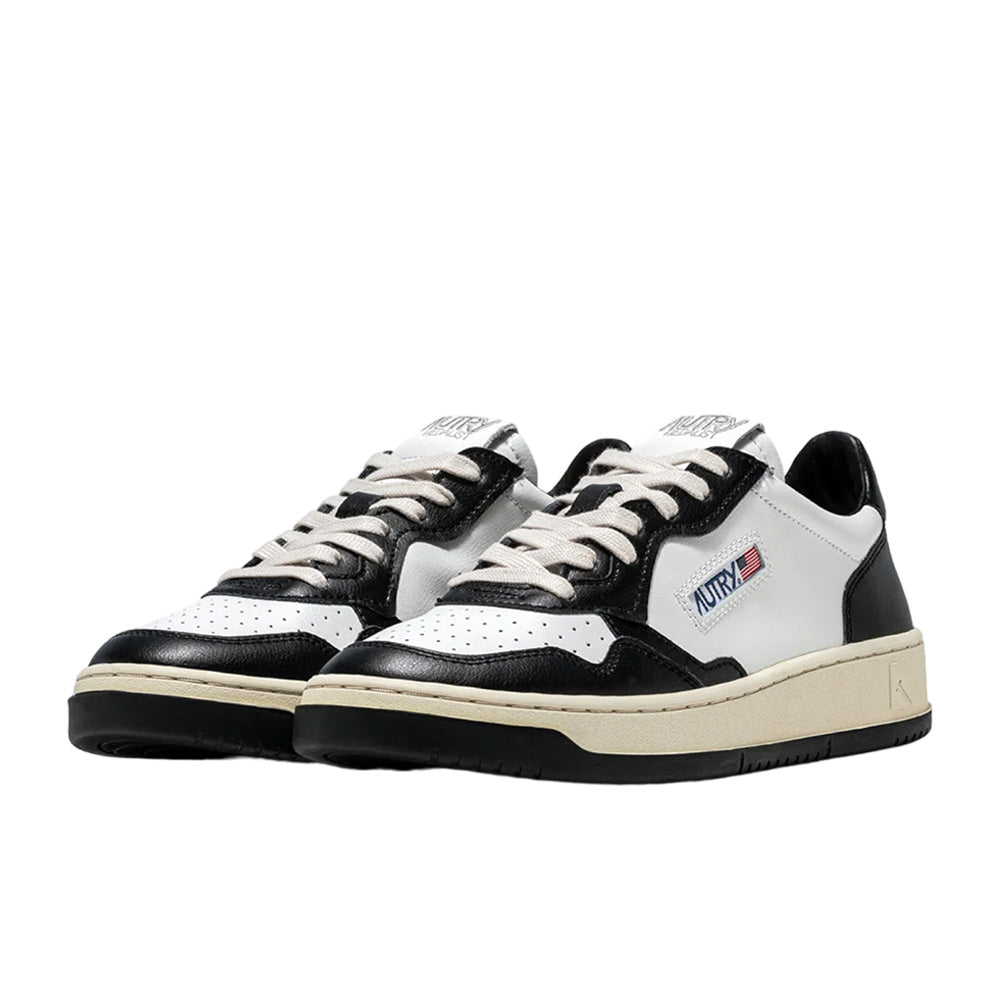 AUTRY UNISEX MEDALIST LOW SNEAKERS IN TWO-TONE LEATHER COLOR